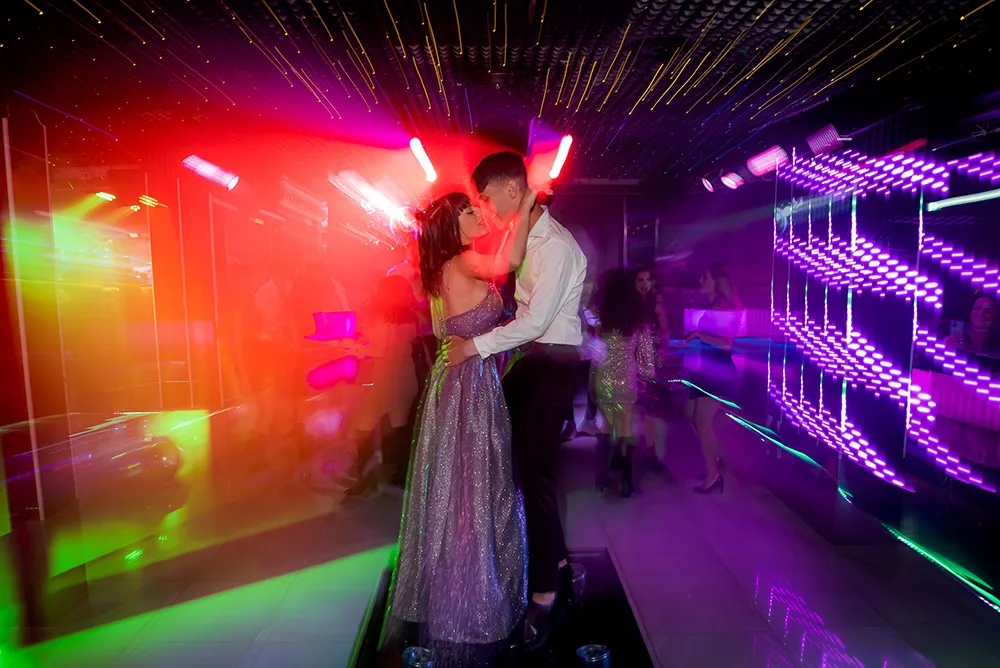 Coppia ballo luci discoteca